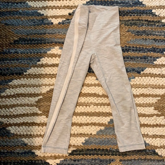 Wunder Under Crop Leggings (High-Rise)- 23” - Picture 3 of 5